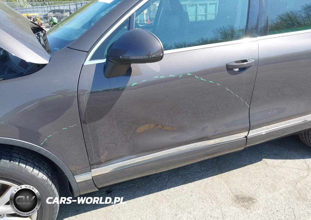 2012 Volkswagen Touareg Tdi Sport VIN:WVGFK9BP4CD004273 - 6