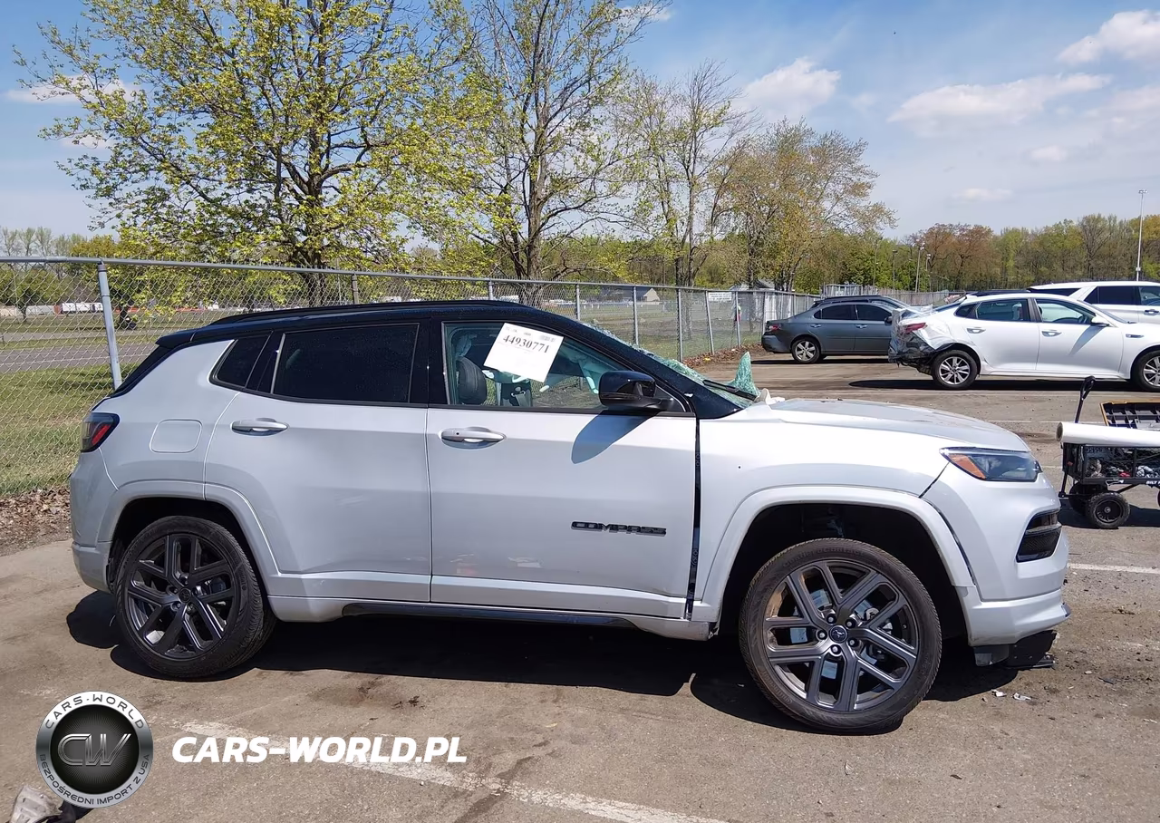 2025 Jeep Compass Limited 4X4 VIN:3C4NJDCN3ST501584 - 13