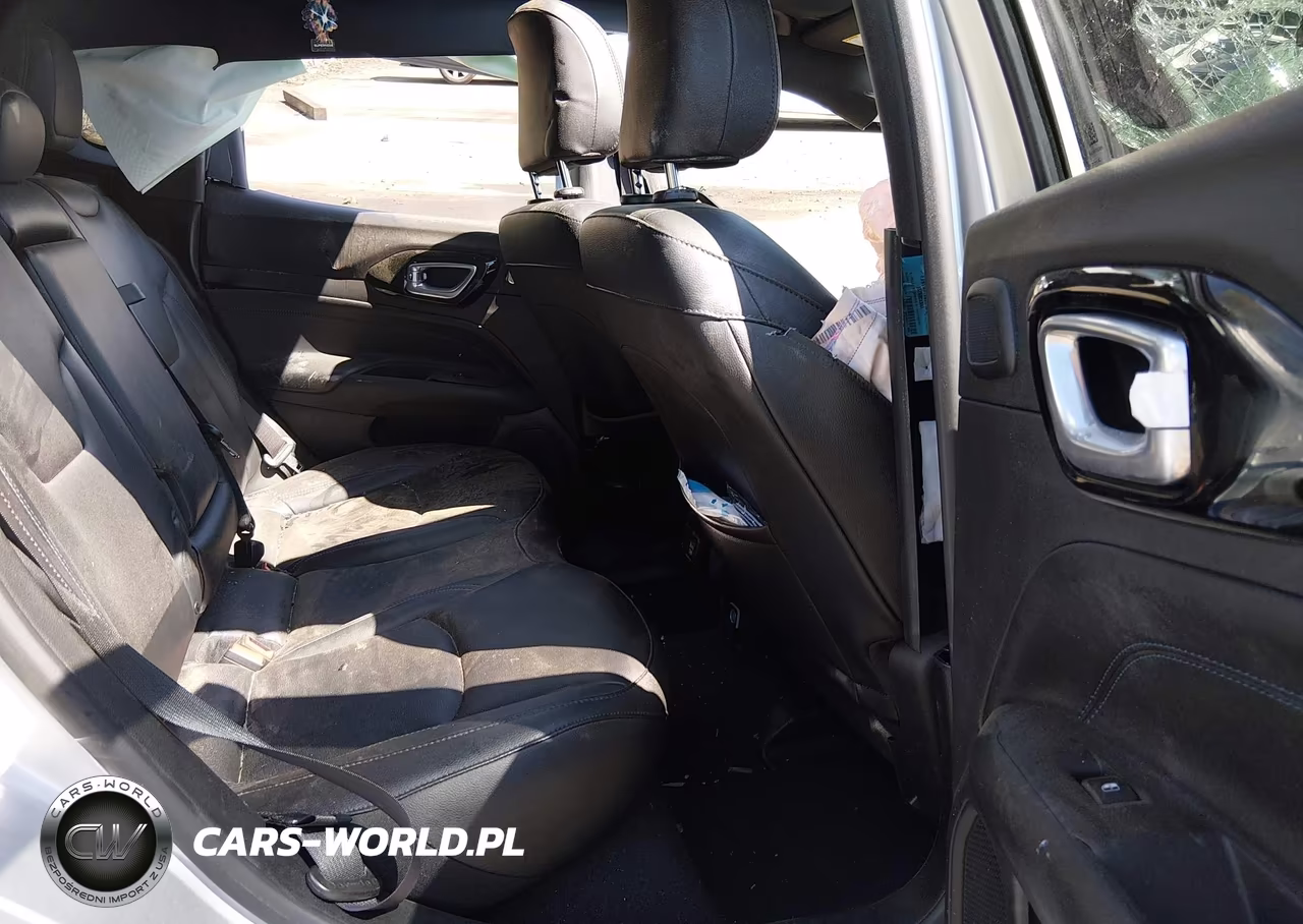2025 Jeep Compass Limited 4X4 VIN:3C4NJDCN3ST501584 - 8