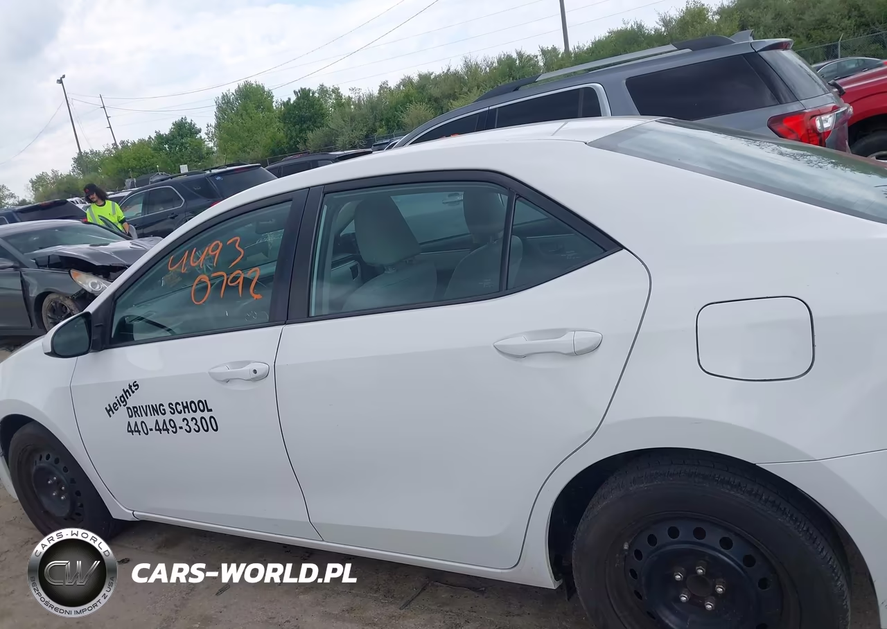 2016 Toyota Corolla Le VIN:5YFBURHE6GP413557 - 14