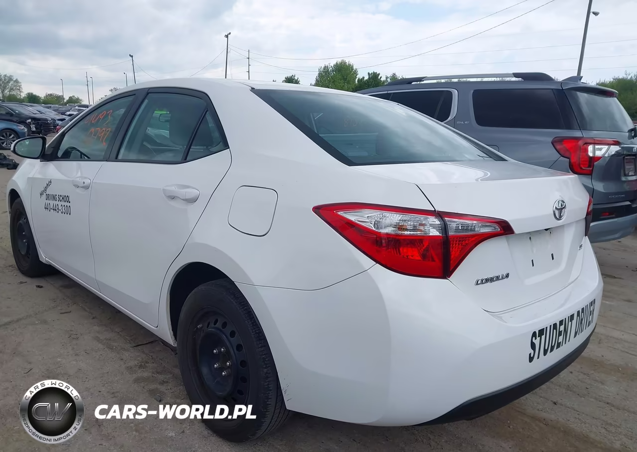 2016 Toyota Corolla Le VIN:5YFBURHE6GP413557 - 3