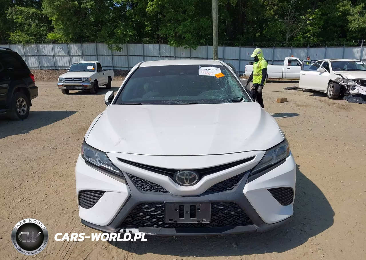 2018 Toyota Camry Se VIN:4T1B11HK8JU597051 - 12