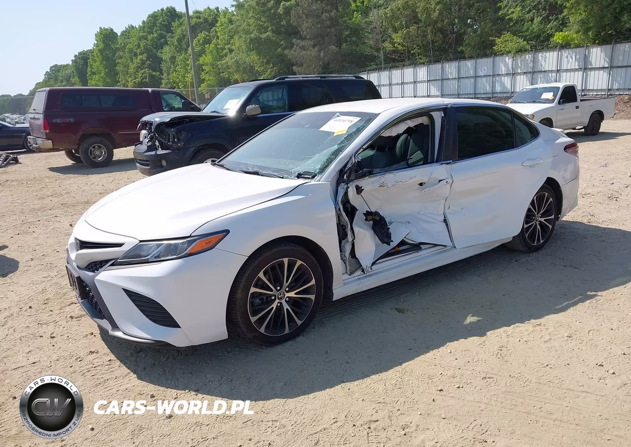 2018 Toyota Camry Se VIN:4T1B11HK8JU597051 - 2