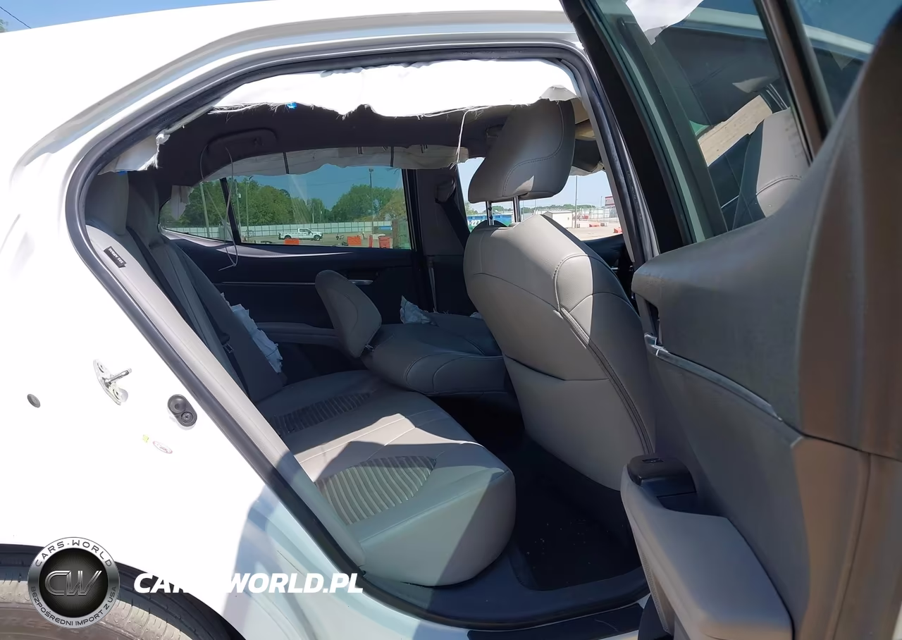 2018 Toyota Camry Se VIN:4T1B11HK8JU597051 - 8