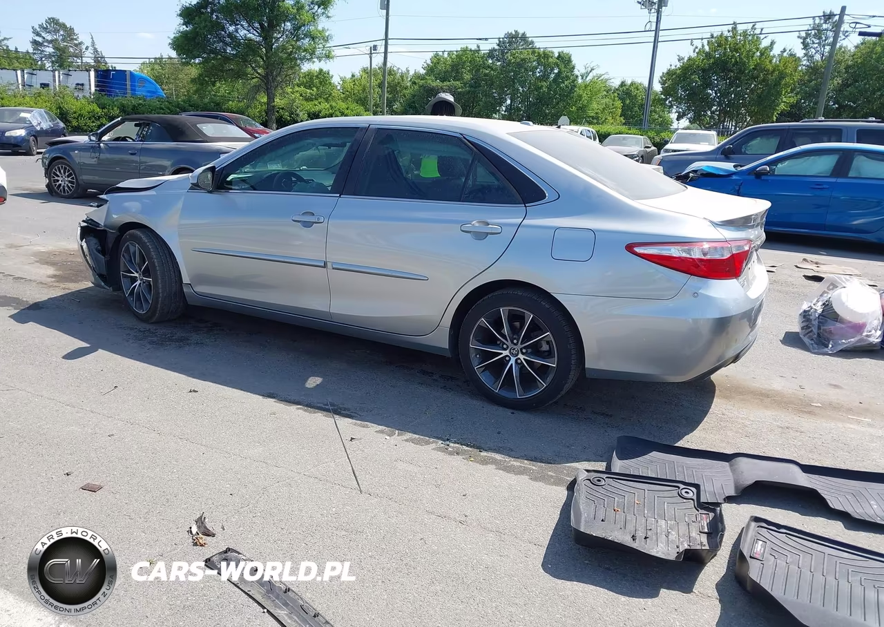 2015 Toyota Camry Xse VIN:4T1BF1FK1FU047976 - 3