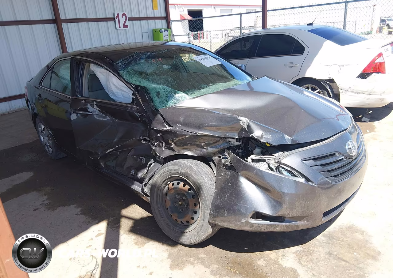 2009 Toyota Camry Le – zdjęcie 1 z 16