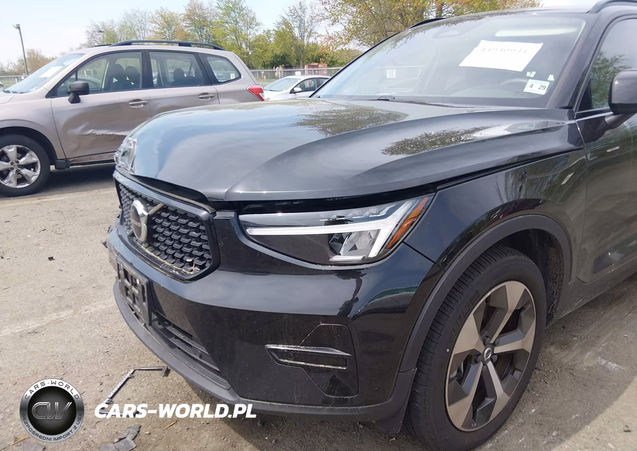 2024 Volvo Xc40 B5 Core Dark Theme VIN:YV4L12UK1R2311095 - 17