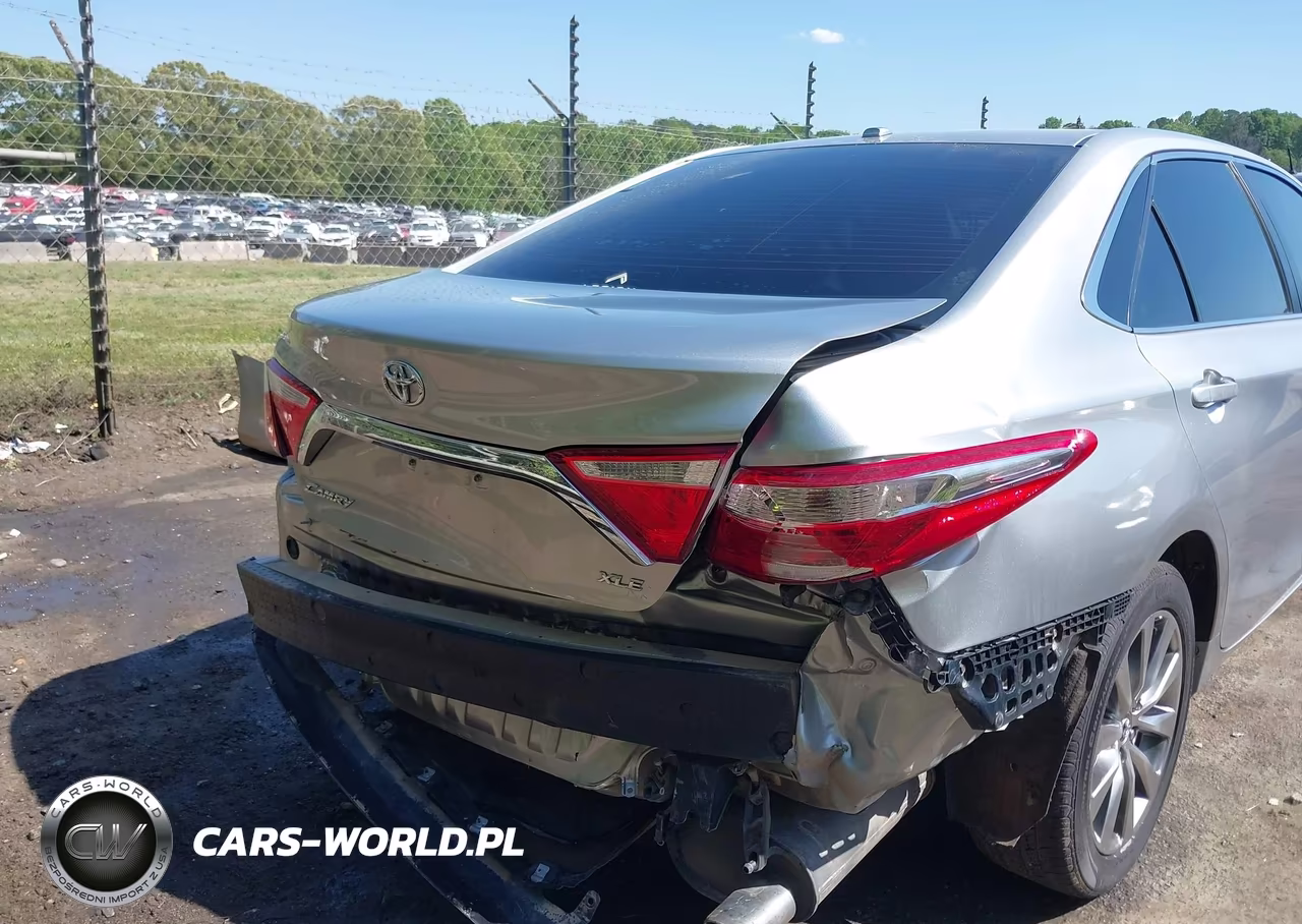2016 Toyota Camry Xle VIN:4T1BF1FK3GU154528 - 17