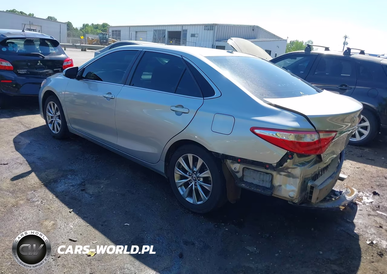 2016 Toyota Camry Xle VIN:4T1BF1FK3GU154528 - 3