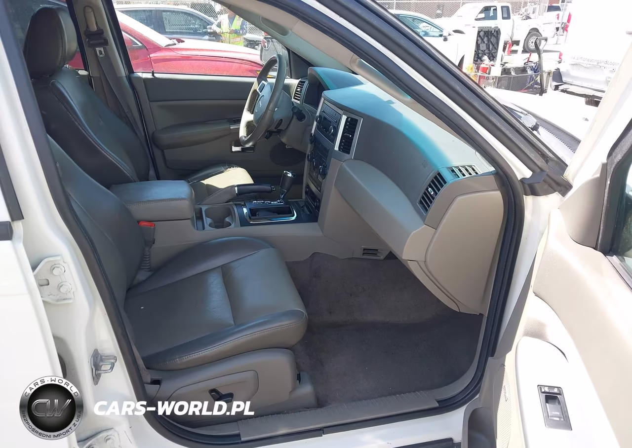 2009 Jeep Grand Cherokee Laredo VIN:1J8GR48K09C533441 - 5