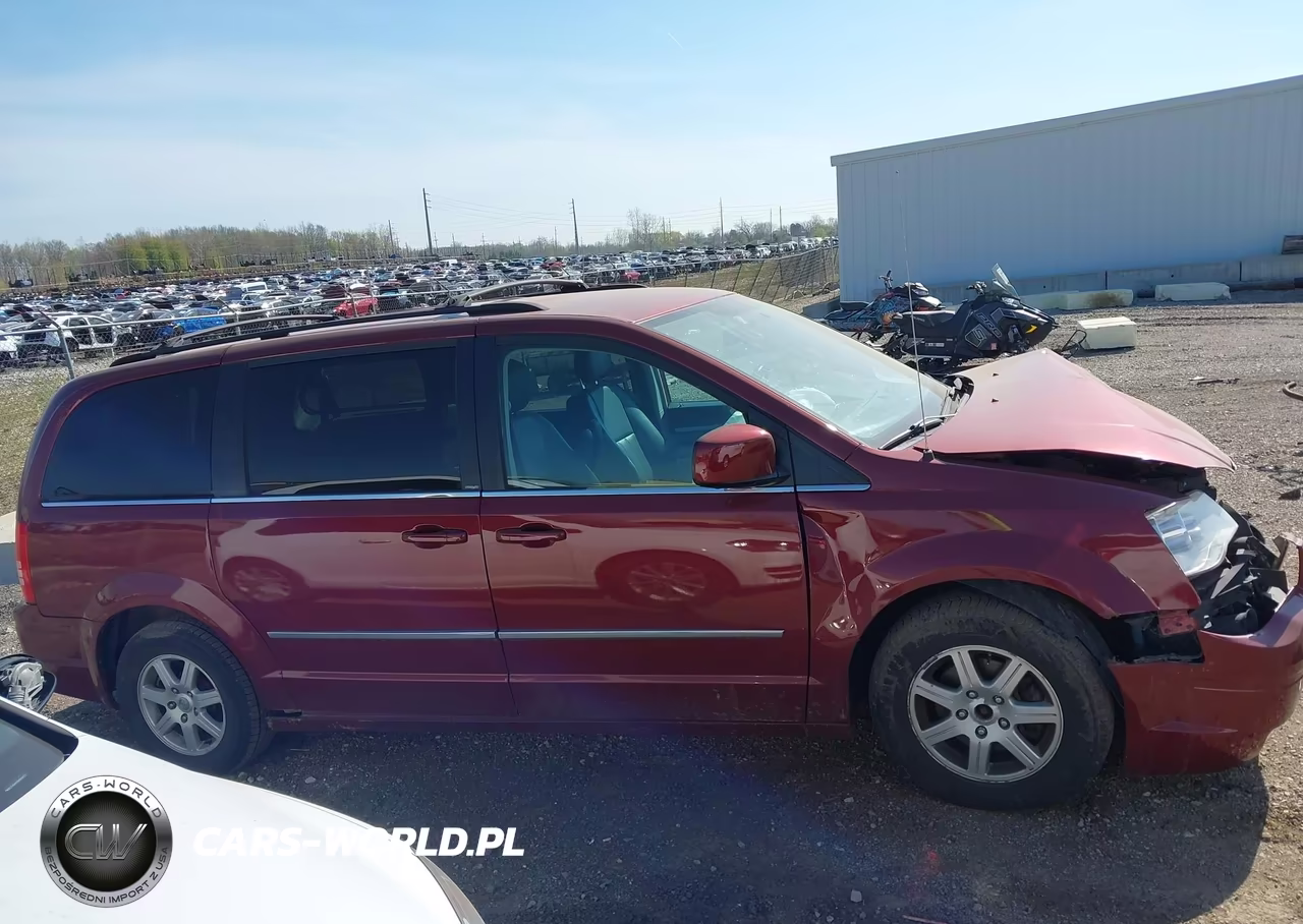2010 Chrysler Town & Country Touring Plus VIN:2A4RR8DX3AR353272 - 13