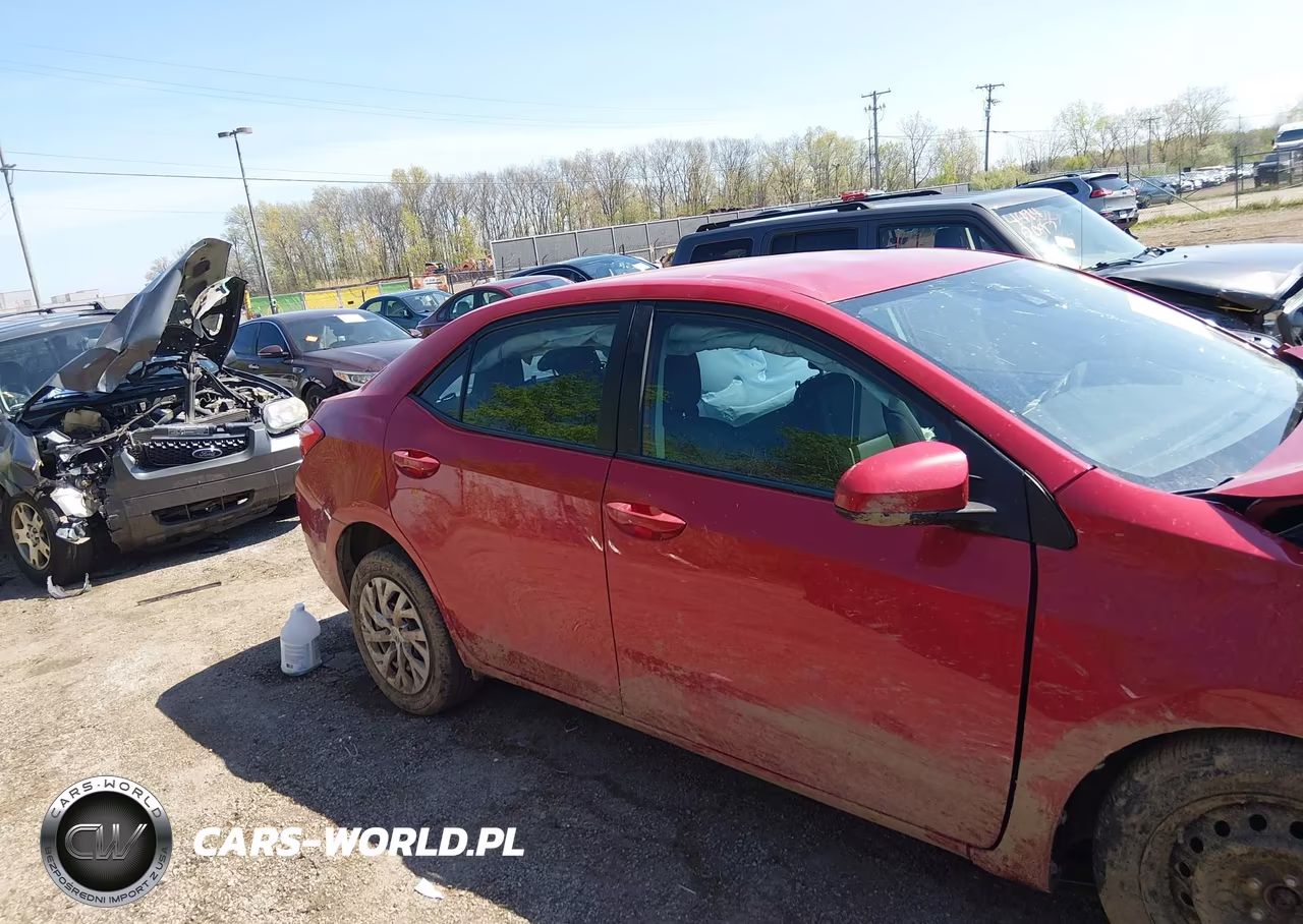 2018 Toyota Corolla Le VIN:2T1BURHEXJC068931 - 13