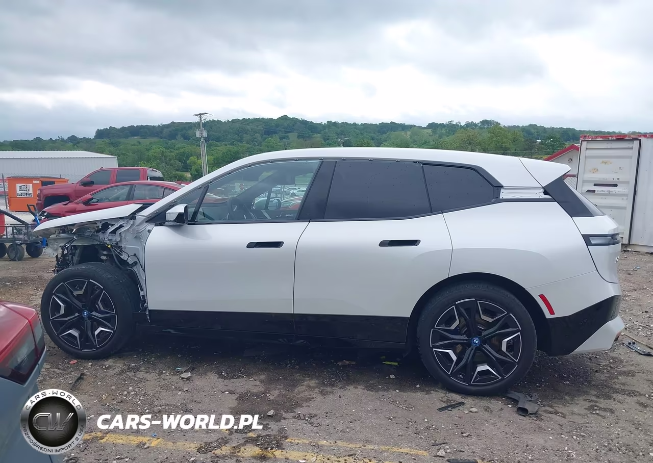 2025 BMW Ix xDrive50 VIN:WB523CF09SCU70646 - 14