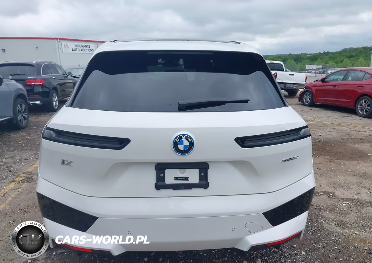 2025 BMW Ix xDrive50 VIN:WB523CF09SCU70646 - 16
