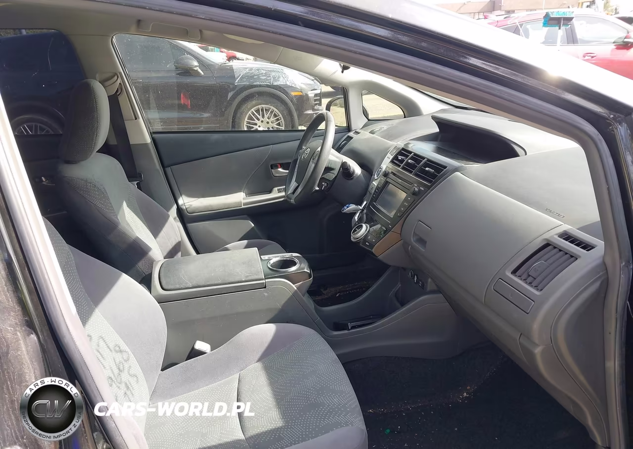 2012 Toyota Prius V Two VIN:JTDZN3EU8C3087915 - 5