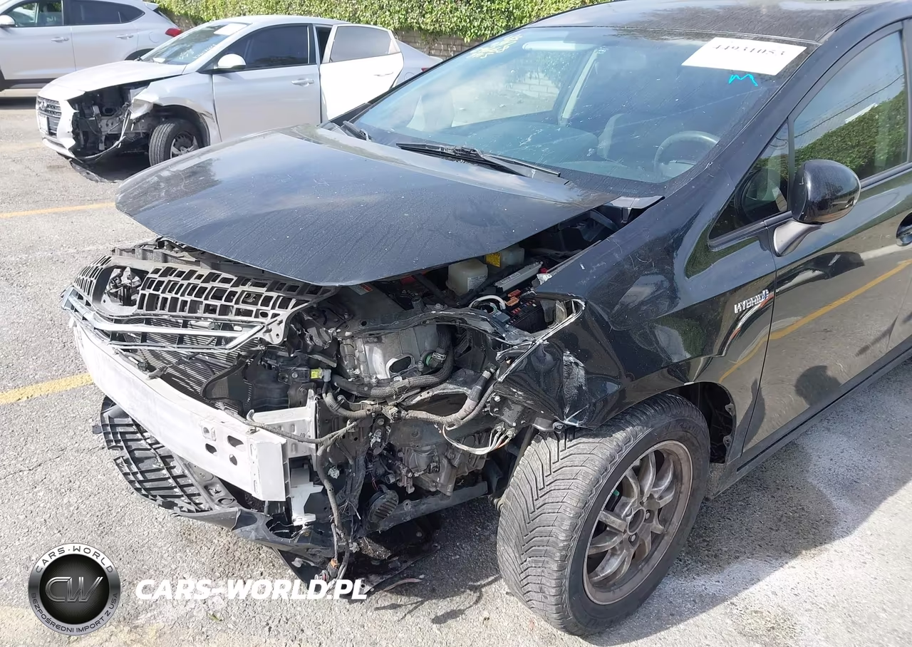 2012 Toyota Prius V Two VIN:JTDZN3EU8C3087915 - 6