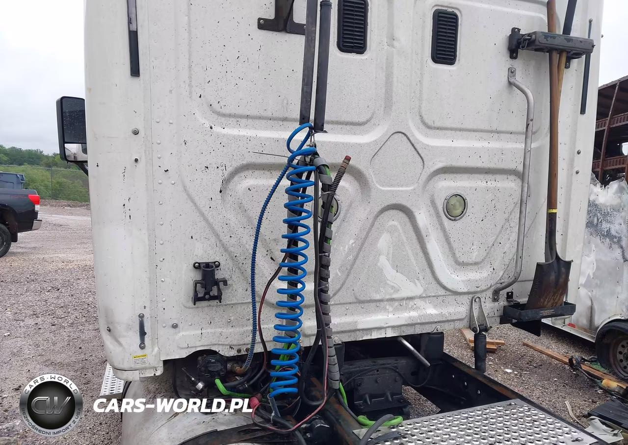 2017 Freightliner Cascadia 113 VIN:3AKJGHDV7HSHR2596 - 8
