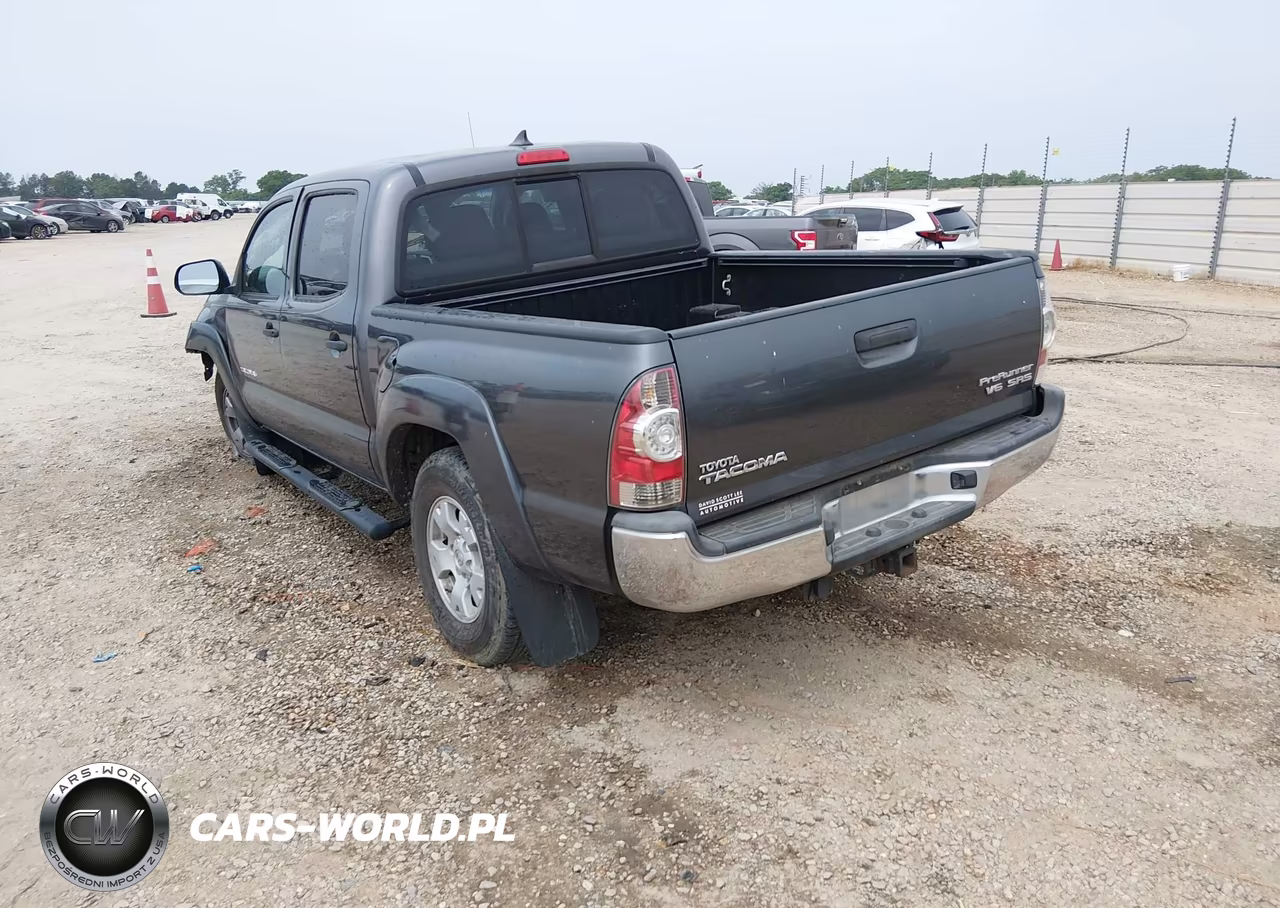 2015 Toyota Tacoma Prerunner V6 VIN:5TFJU4GN3FX090147 - 3
