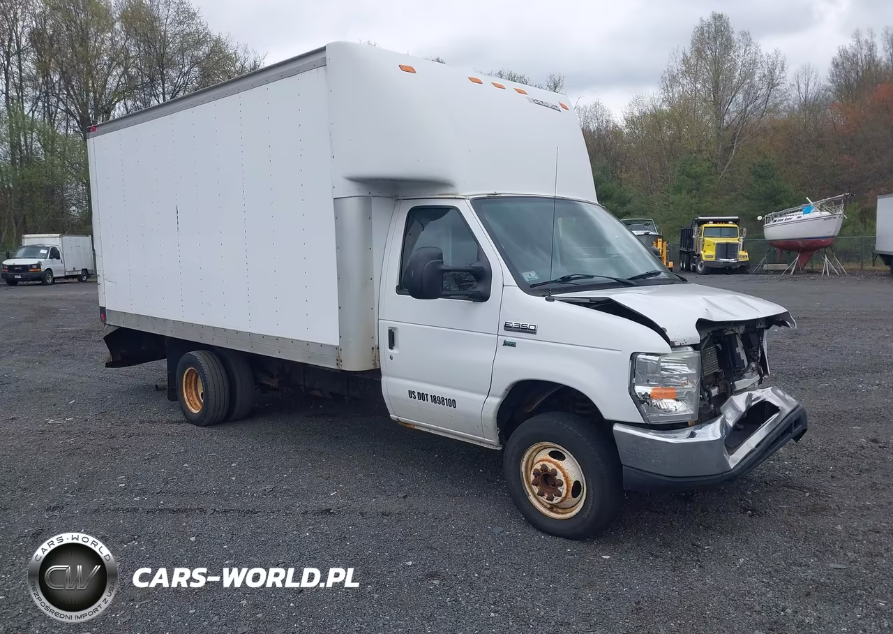 2013 Ford E-350 Cutaway