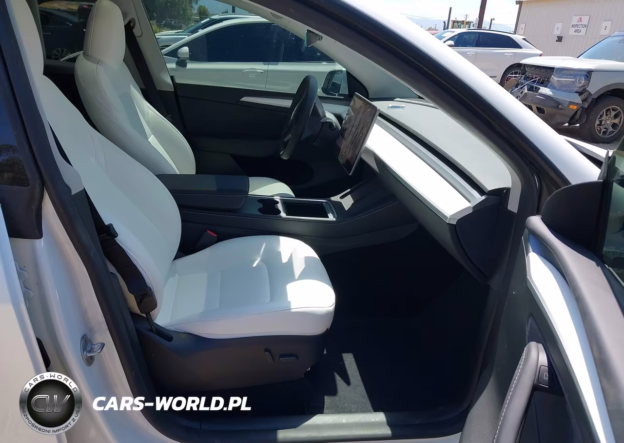 2024 Tesla Model Y Performance Dual Motor All-Wheel Drive VIN:7SAYGDEF5RF049442 - 5