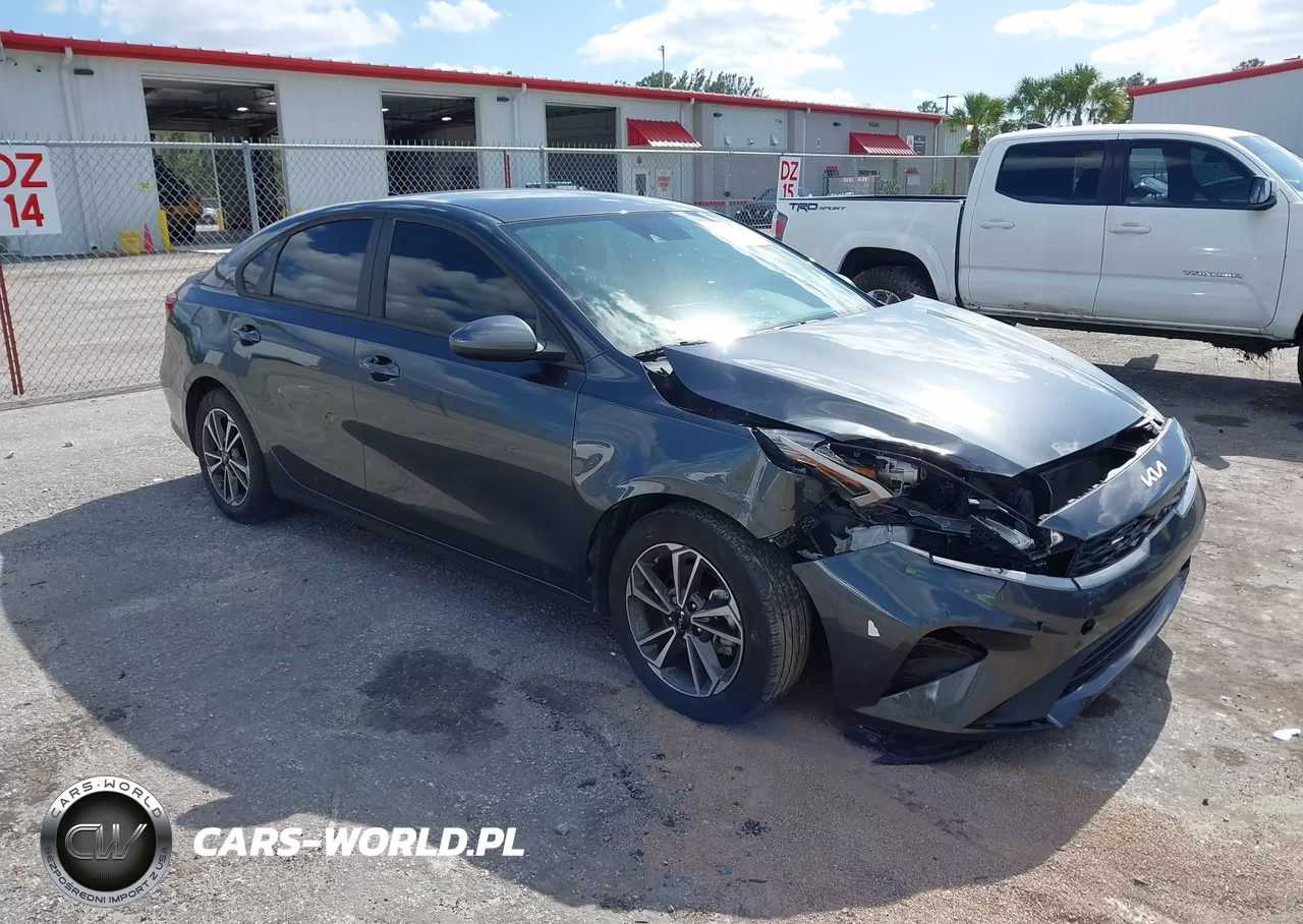 2023 Kia Forte Lxs