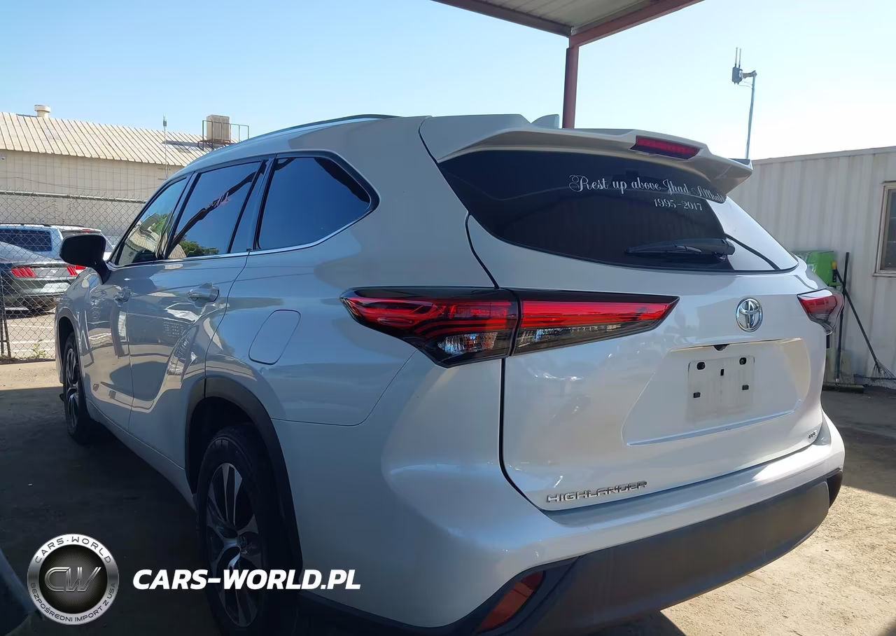 2020 Toyota Highlander Xle VIN:5TDHZRAH6LS501526 - 3