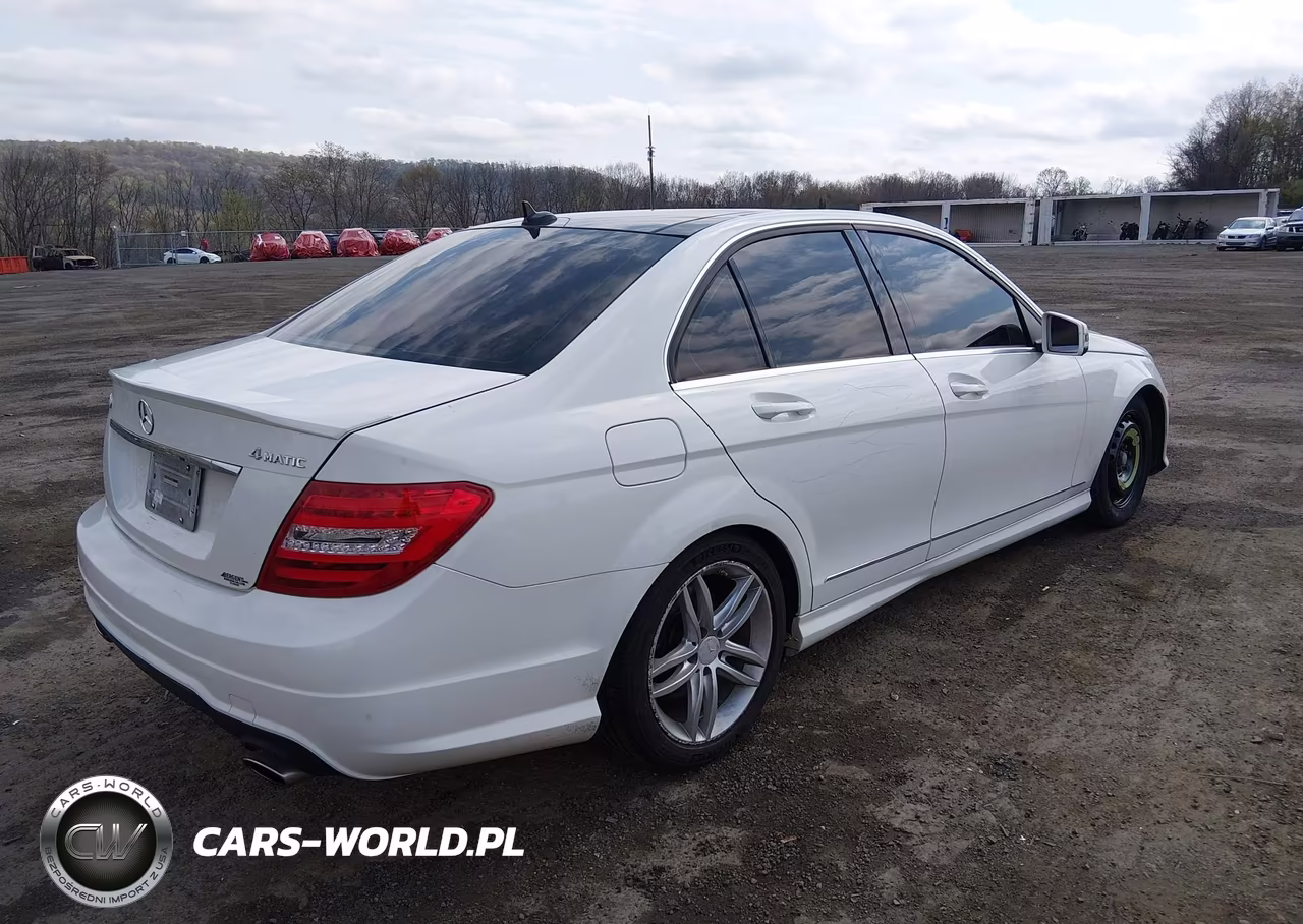 2012 Mercedes-Benz C 300 Sport 4Matic VIN:WDDGF8BB0CR222358 - 4