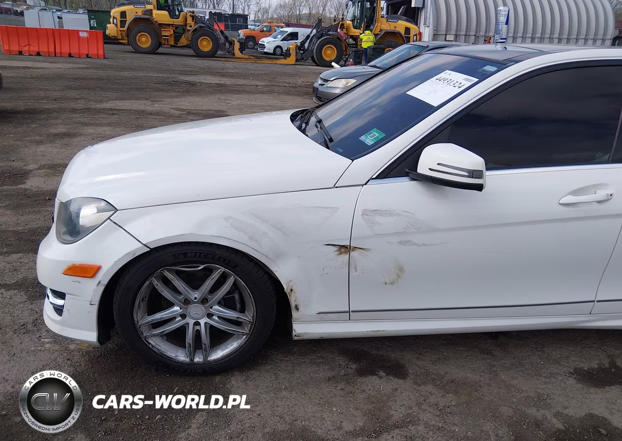 2012 Mercedes-Benz C 300 Sport 4Matic VIN:WDDGF8BB0CR222358 - 6