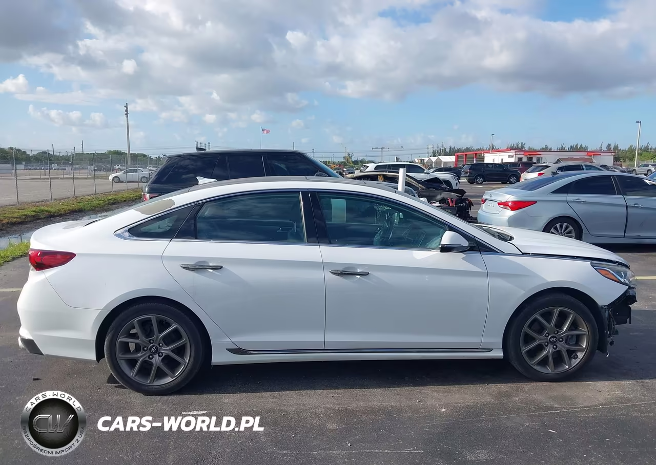2018 Hyundai Sonata Sport 2.0T VIN:5NPE34AB3JH634895 - 13