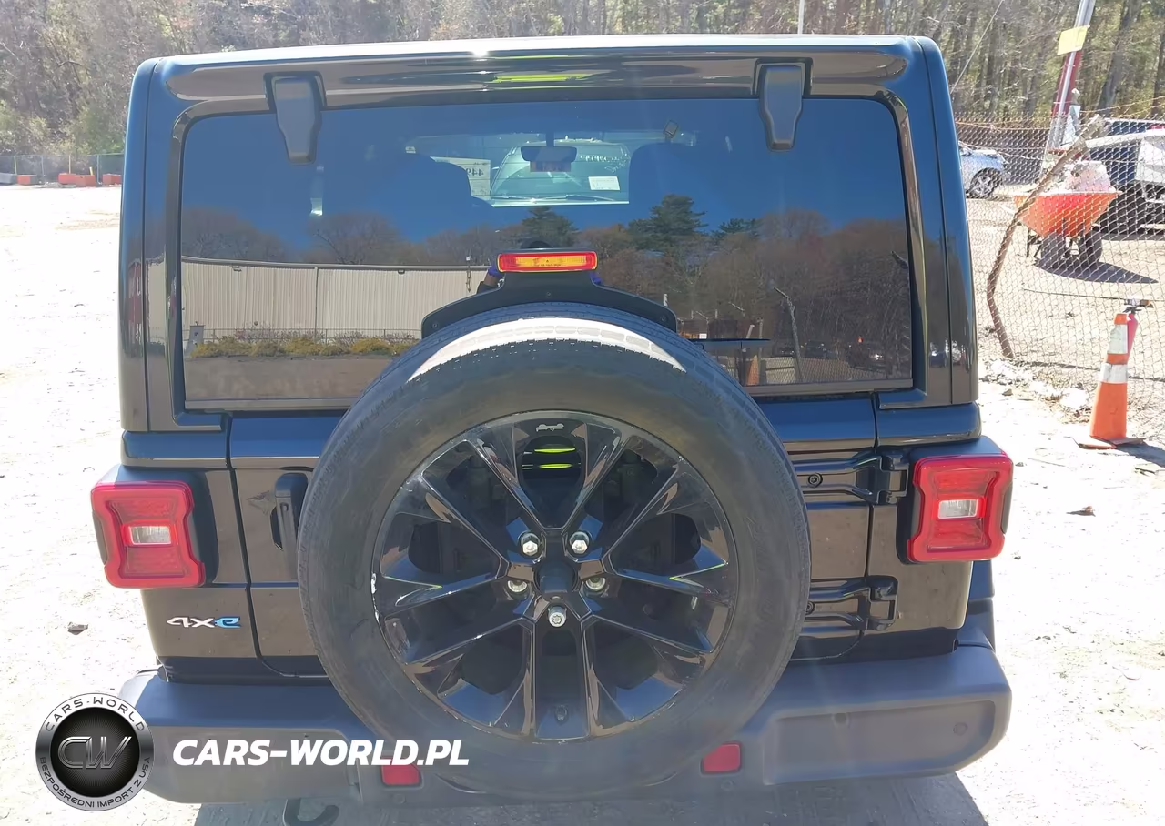2021 Jeep Wrangler 4Xe Unlimited Sahara 4X4 VIN:1C4JJXP66MW698850 - 16