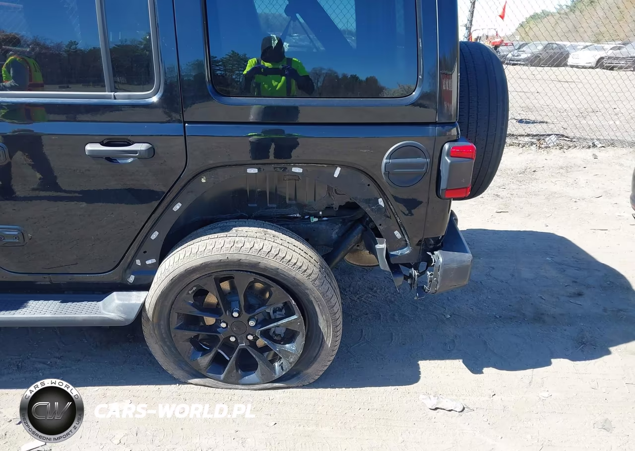 2021 Jeep Wrangler 4Xe Unlimited Sahara 4X4 VIN:1C4JJXP66MW698850 - 6