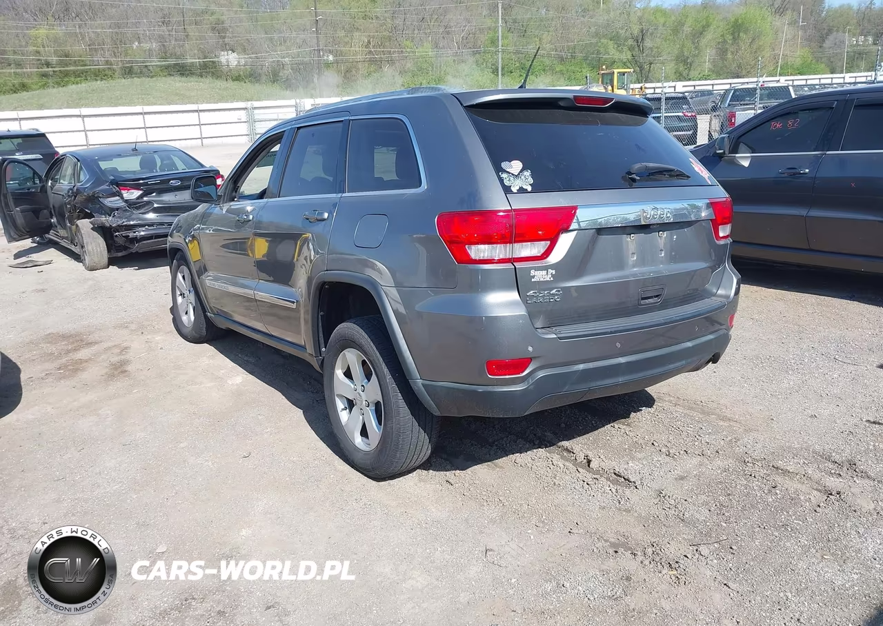 2011 Jeep Grand Cherokee Laredo VIN:1J4RR4GG5BC737276 - 3