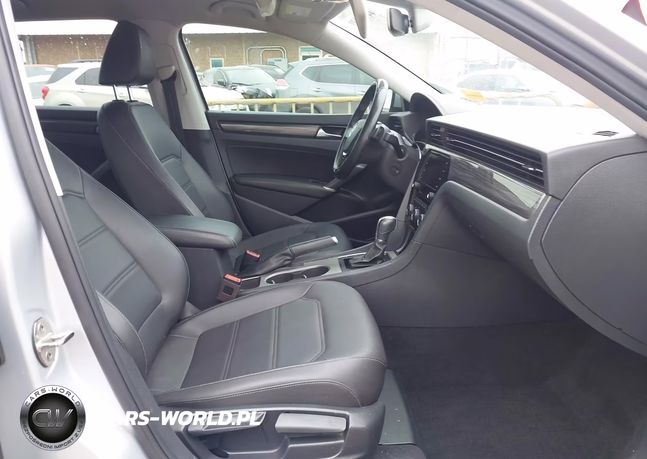 2020 Volkswagen Passat 2.0T R-Line VIN:1VWMA7A33LC015897 - 5