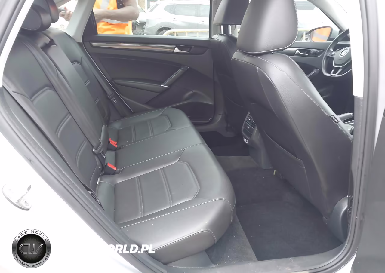 2020 Volkswagen Passat 2.0T R-Line VIN:1VWMA7A33LC015897 - 8