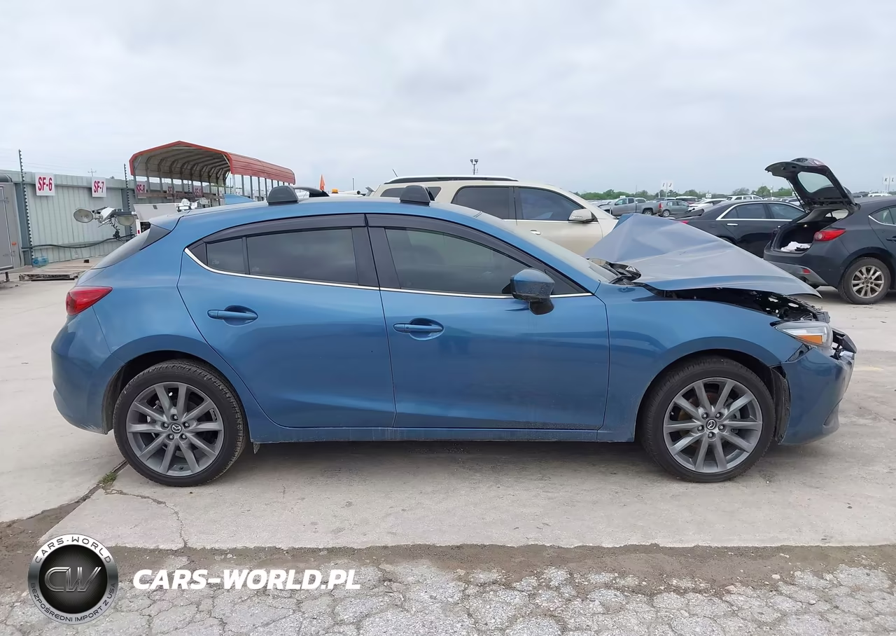 2018 Mazda Mazda3 Touring VIN:3MZBN1L36JM188153 - 13