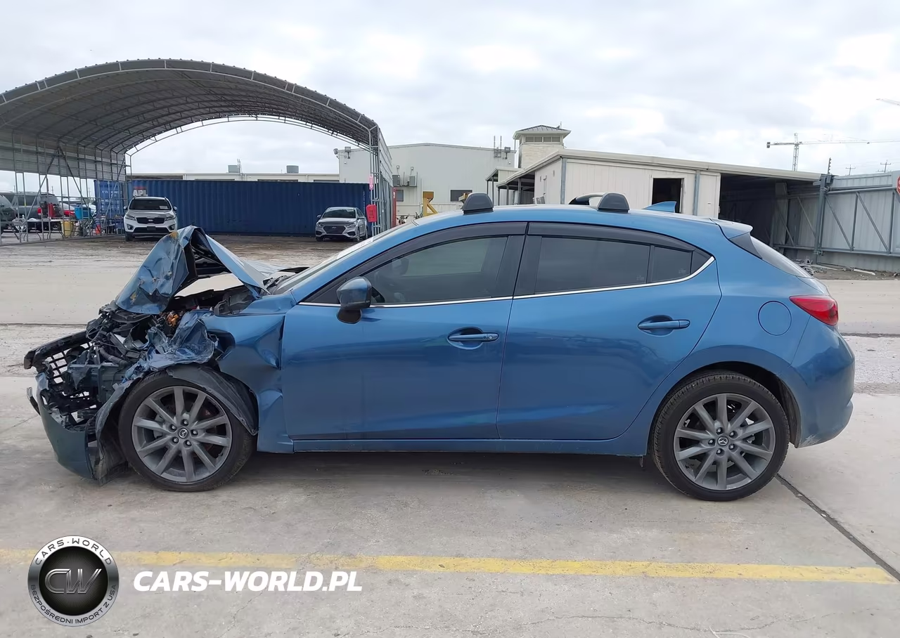 2018 Mazda Mazda3 Touring VIN:3MZBN1L36JM188153 - 14