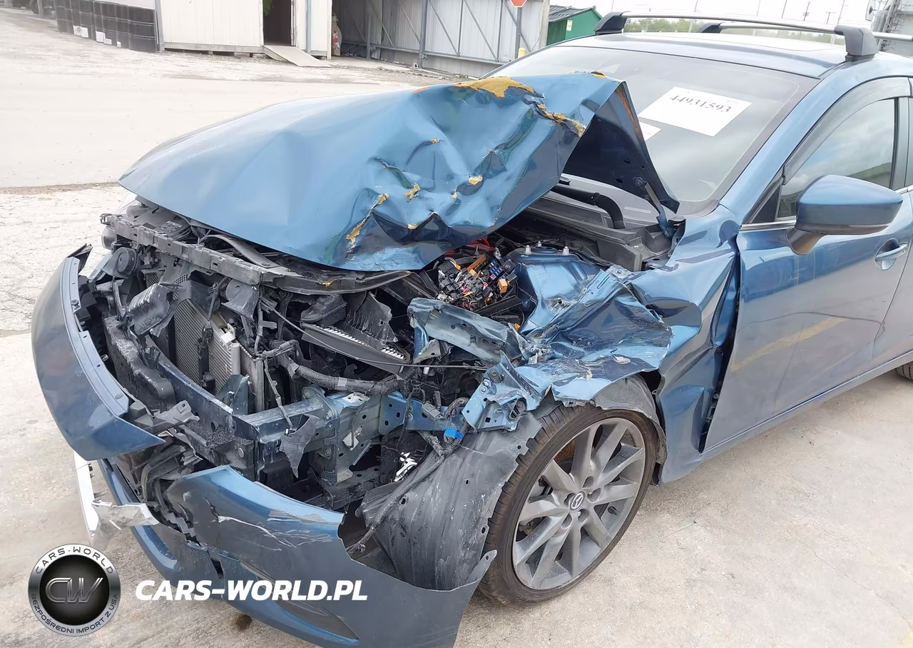2018 Mazda Mazda3 Touring VIN:3MZBN1L36JM188153 - 6