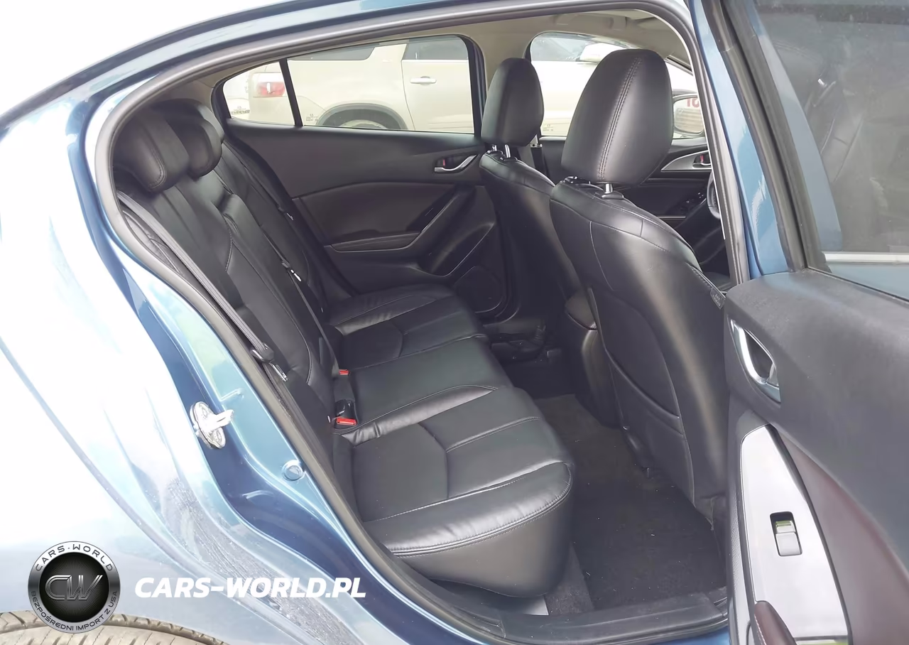 2018 Mazda Mazda3 Touring VIN:3MZBN1L36JM188153 - 8
