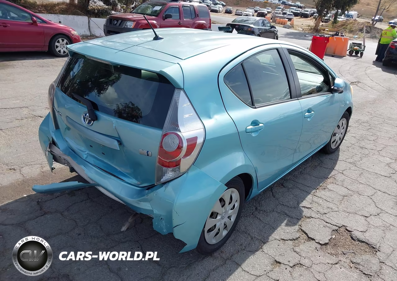 2012 Toyota Prius C Two VIN:JTDKDTB30C1026036 - 4