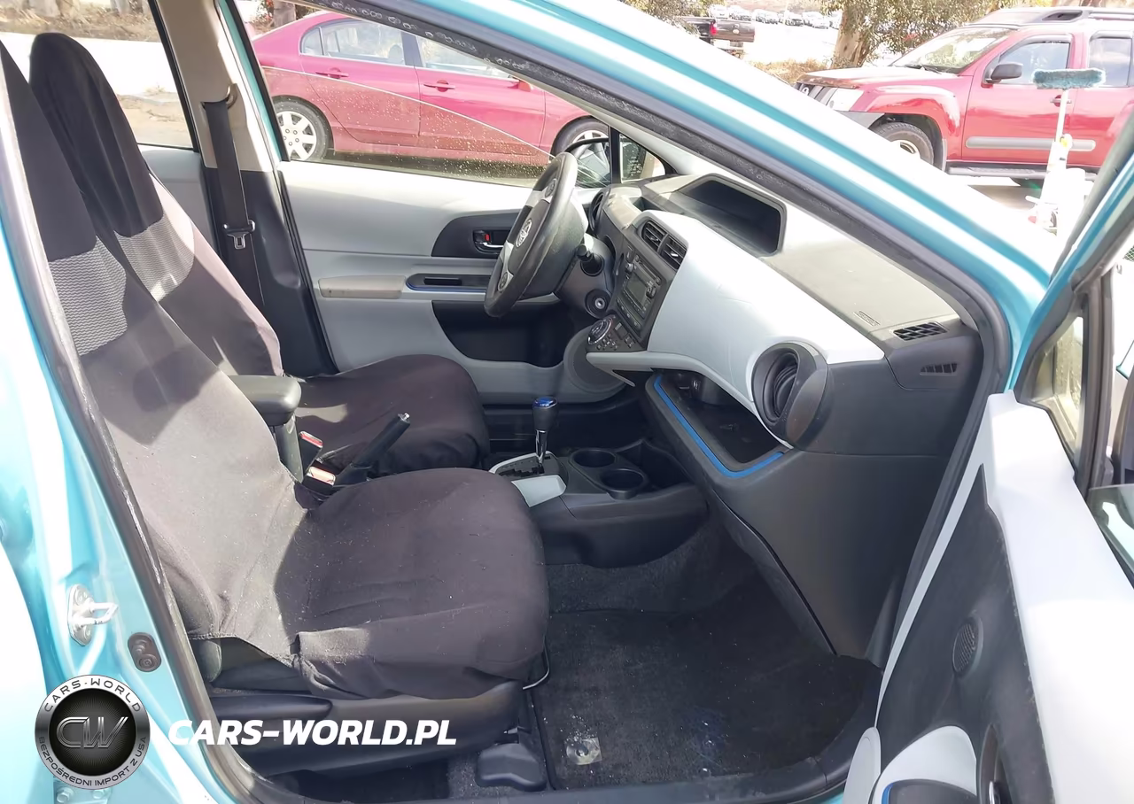 2012 Toyota Prius C Two VIN:JTDKDTB30C1026036 - 5