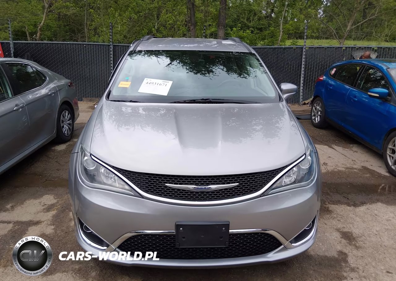 2017 Chrysler Pacifica Touring-L VIN:2C4RC1BG0HR719944 - 13