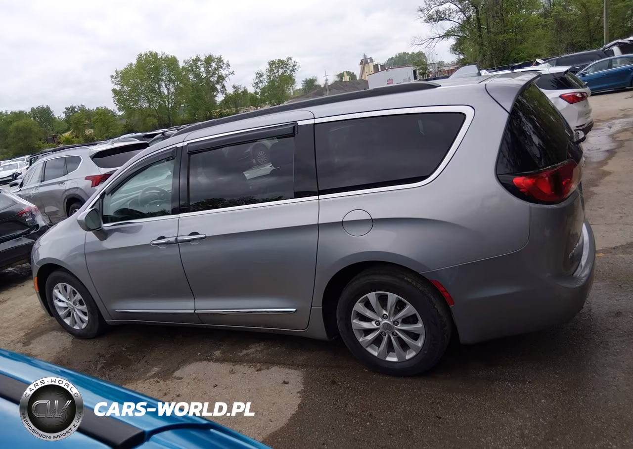 2017 Chrysler Pacifica Touring-L VIN:2C4RC1BG0HR719944 - 15