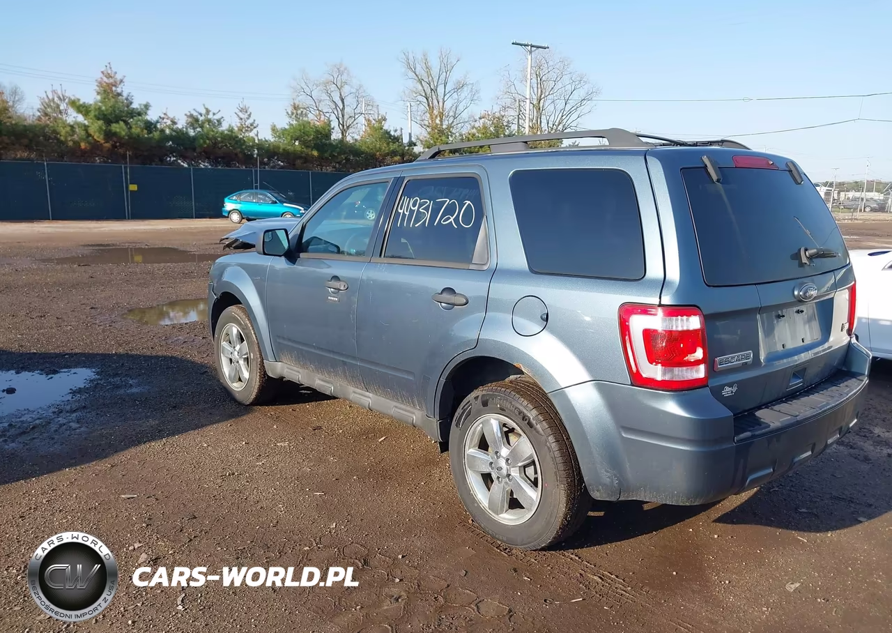 2010 Ford Escape Xlt VIN:1FMCU0DG4AKA52757 - 3