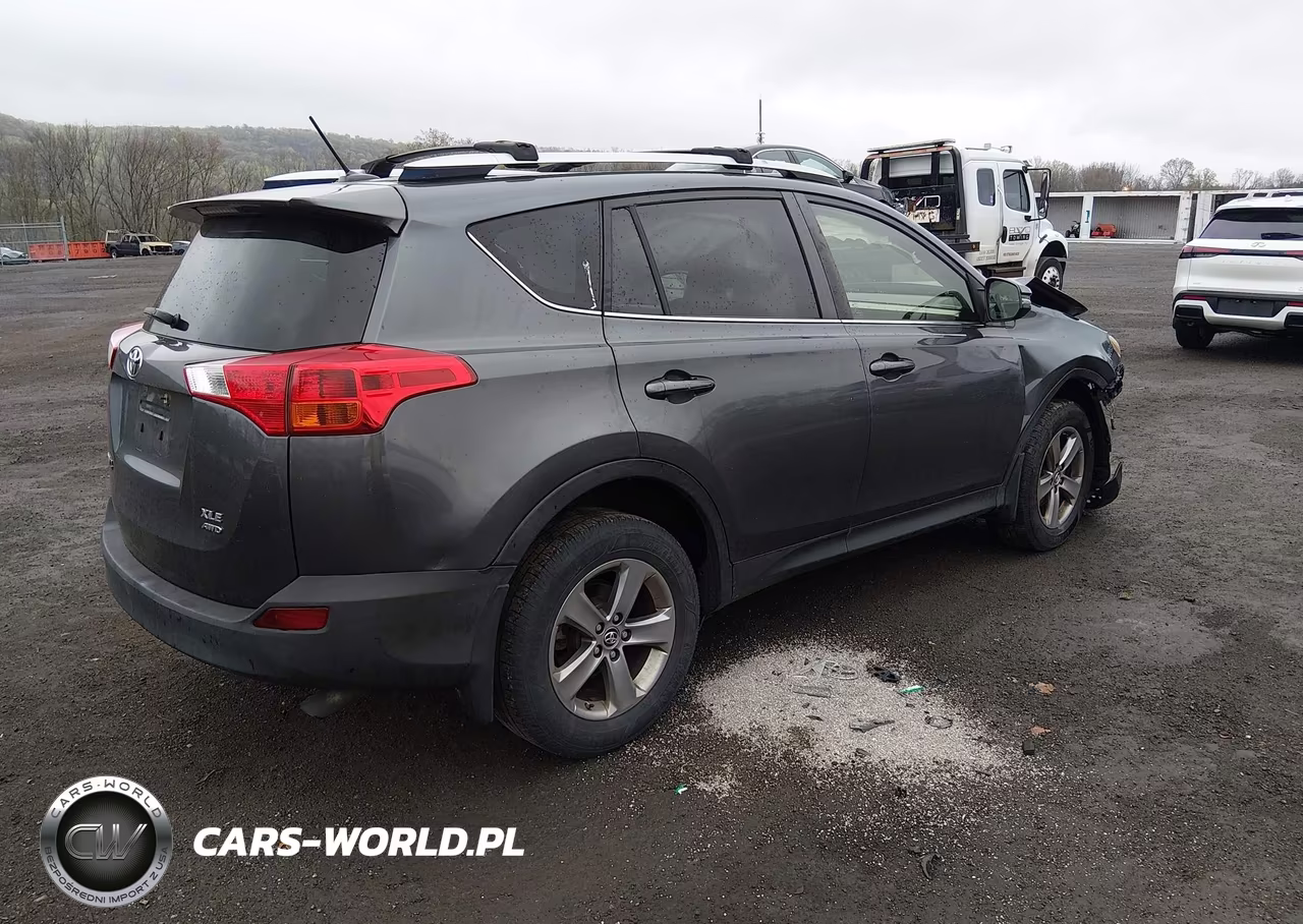 2015 Toyota Rav4 Xle VIN:JTMRFREV5FD174596 - 4