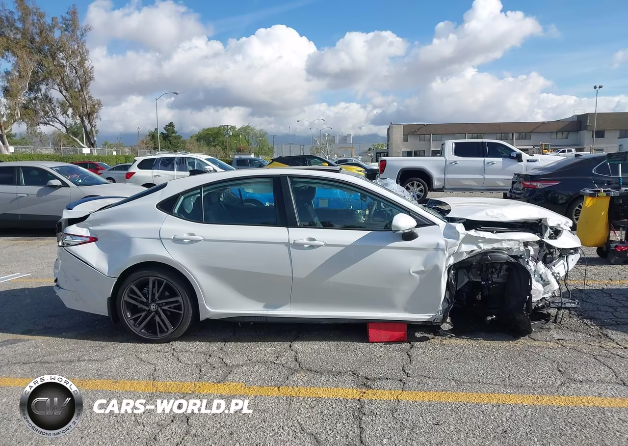 2025 Toyota Camry Xse VIN:4T1DAACK9SU591129 - 13