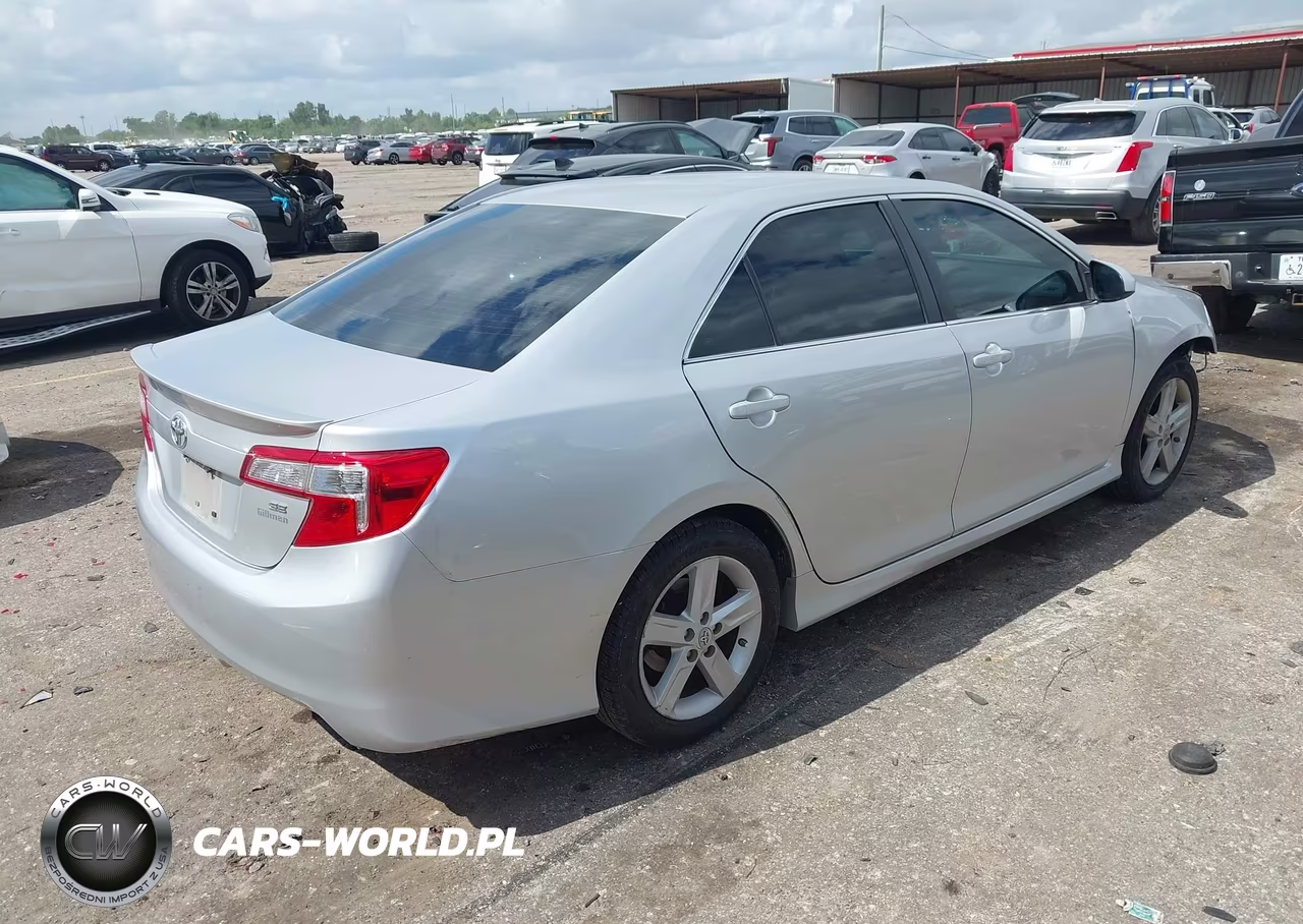 2013 Toyota Camry Se VIN:4T1BF1FK9DU702088 - 4