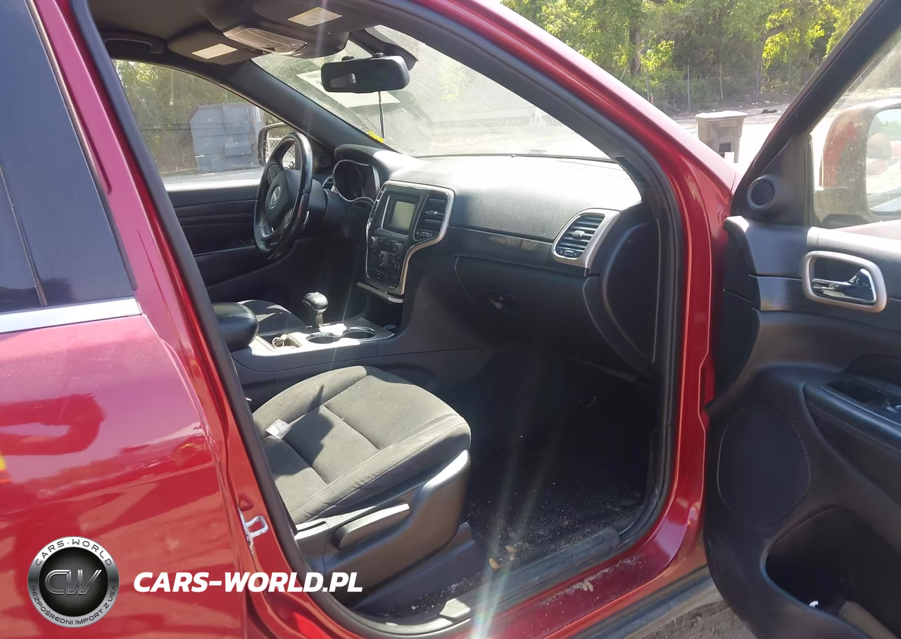 2014 Jeep Grand Cherokee Laredo VIN:1C4RJEAG3EC157850 - 5