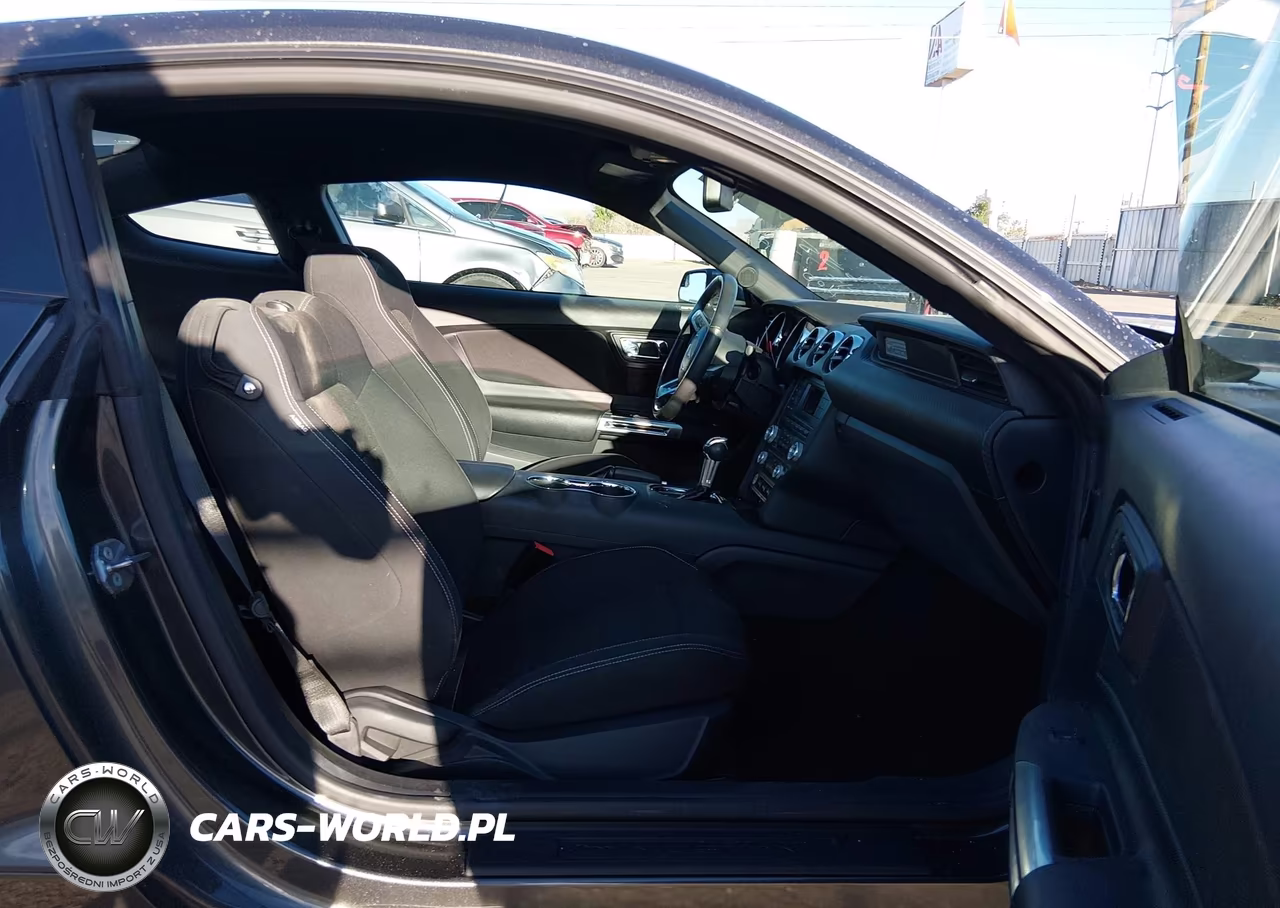 2015 Ford Mustang V6 VIN:1FA6P8AM8F5345056 - 5