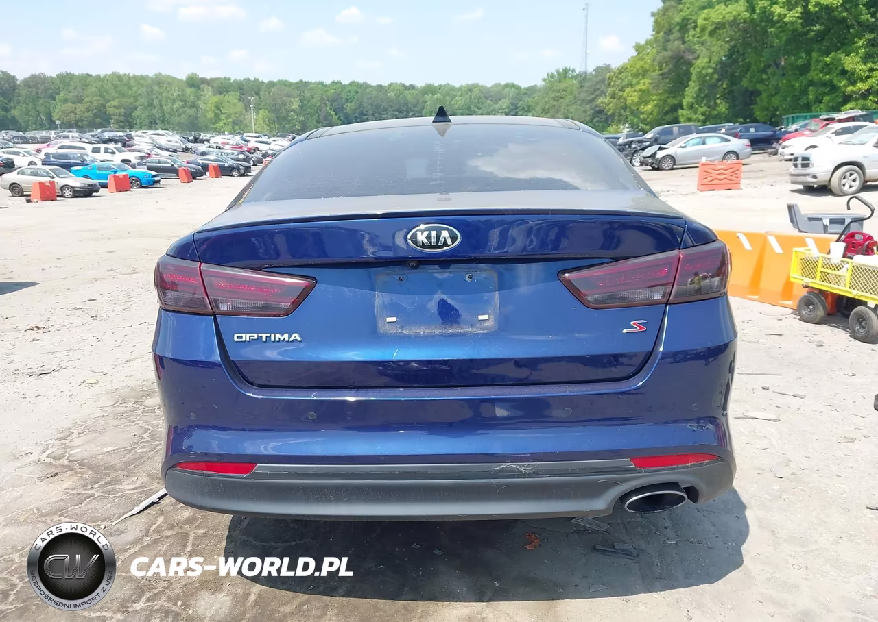 2018 Kia Optima S VIN:5XXGT4L39JG247360 - 16