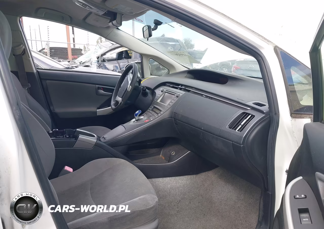 2012 Toyota Prius Two VIN:JTDKN3DU3C5453982 - 5